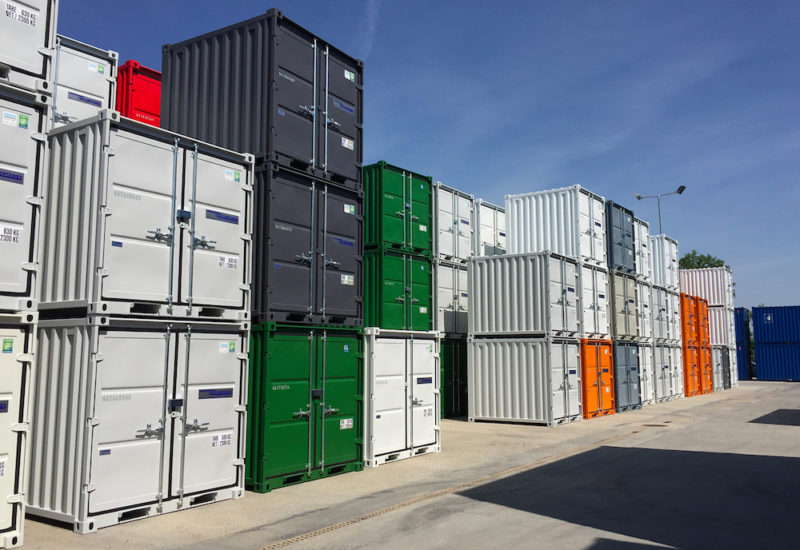 Container de stockage au dépôt